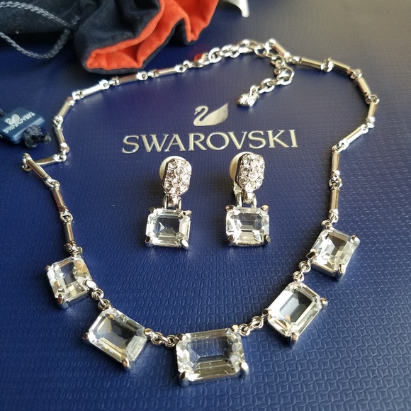 AUTHENTIC Swarovski Emerald-cut Crystal Necklace & Earrings SET Vintage - Picture 3 of 17